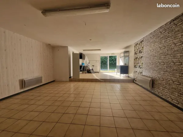 Entrepôt 59 m² BRISSAC LOIRE AUBANCE