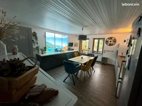 Appartement atypique 84m2 au calme dans le vieux St jorioz, avec 2 balcons et petit garage
