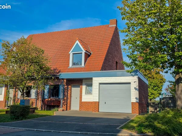 PÉRENCHIES - Maison T4 de 84 m² (3 chambres), jardin, garage, vue dégagée
