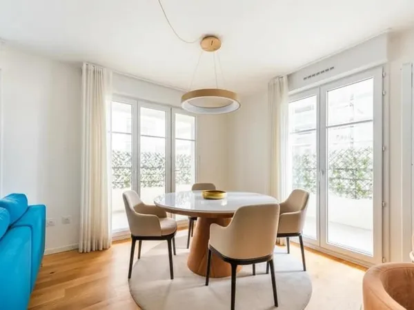 Appartement de 3 pièces de 80 m² avec grand balcon à Courbevoie