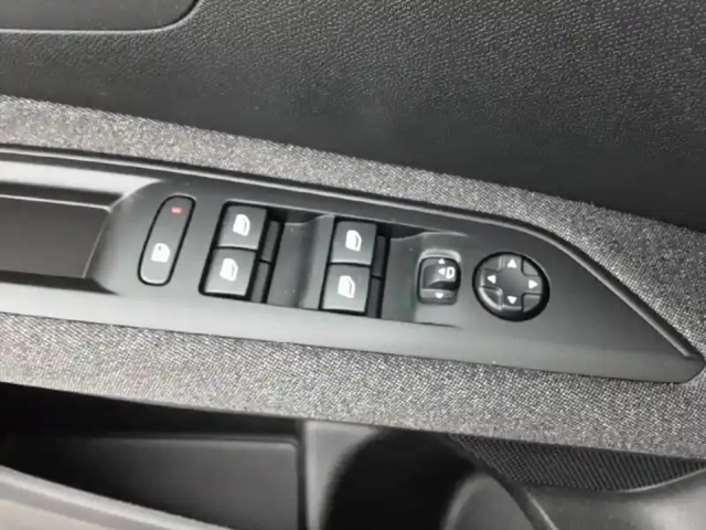 Peugeot 3008 puretech 130ch s&amp;s bvm6 — photo 22