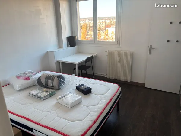 Chambre meublée en colocation - Dijon Wilson