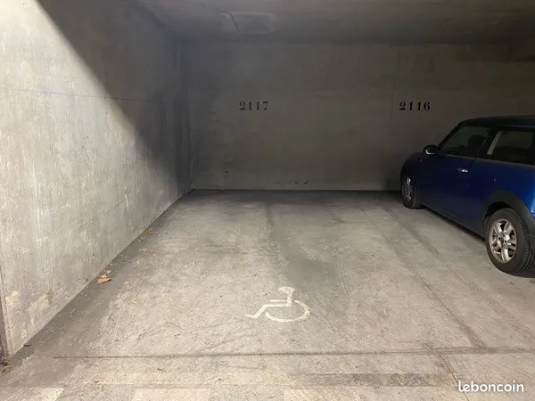Place de parking 32 avenue de la constellation