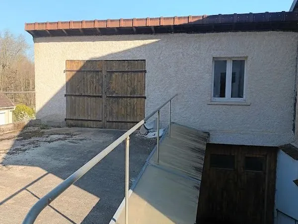 Local 1 pièce 60 m²