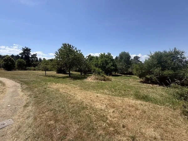 Terrain situé a Saint-Just-Saint-Rambert constructible de 1 270m2