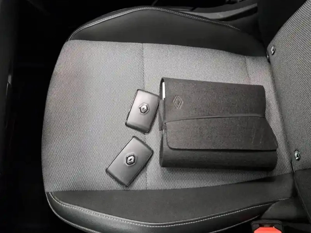Renault Kangoo blue dci 115 edc — photo 7
