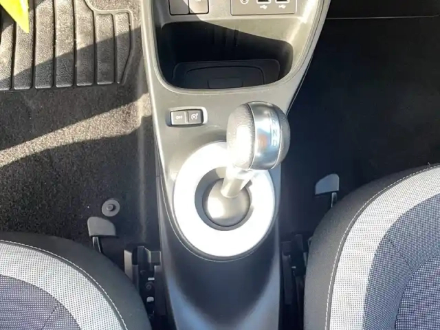 Renault Twingo iii e-tech — photo 13
