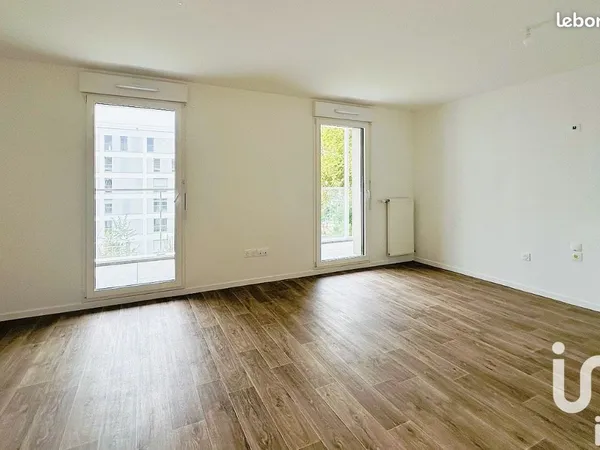 Studio 1 pièce 40 m²