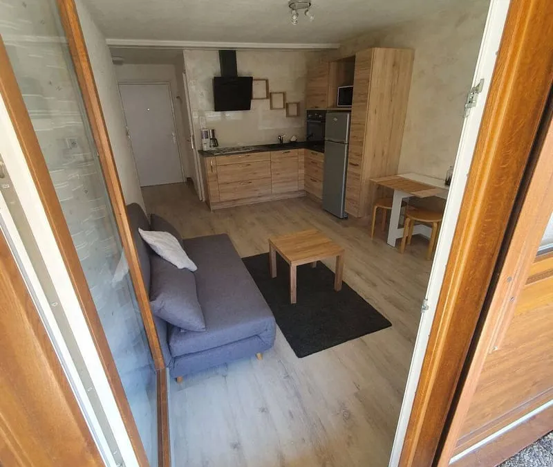 Photo 1