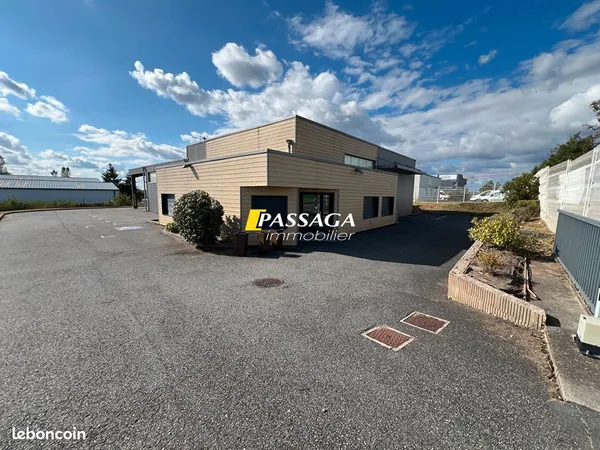 Local commercial 451 m² OLEMPS