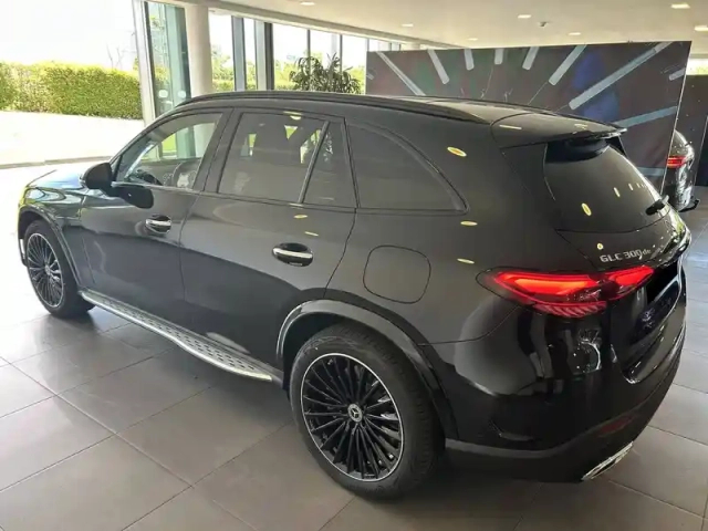 Mercedes Glc 300 de hybrid eq 9g-tronic 4matic — photo 2