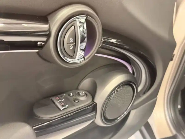Mini Mini hatch 3 portes cooper 136 ch dkg7 — photo 35