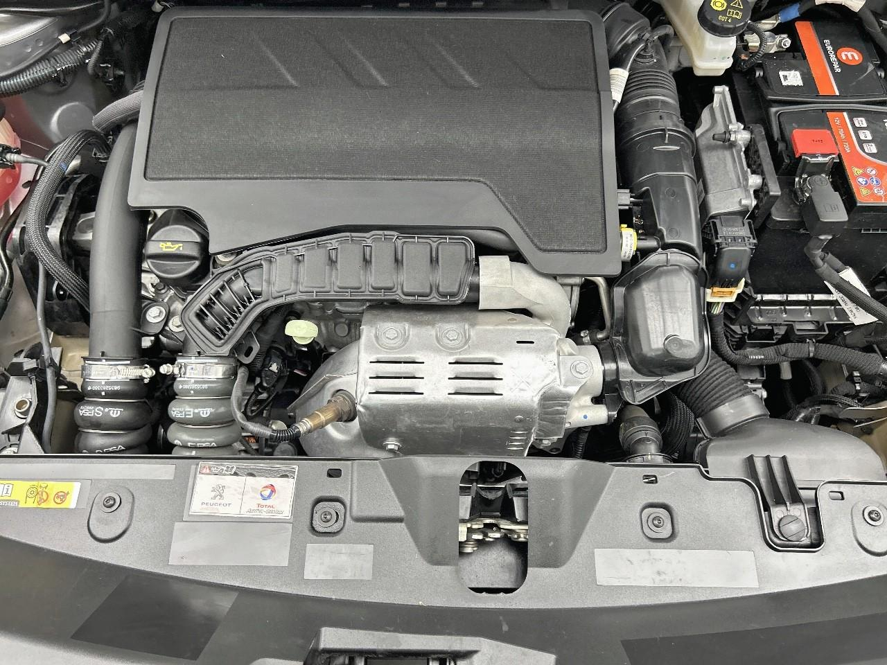 Peugeot 2008 puretech 130 s&s eat8 allure — photo 15