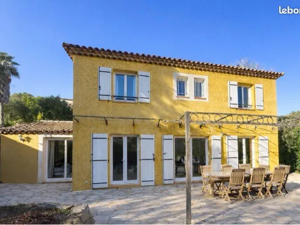 Maison Location Pégomas 6p 147m² 3010€