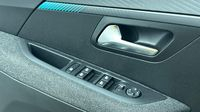 Peugeot 208 PURETECH 100 S&S EAT8 STYLE — photo 18