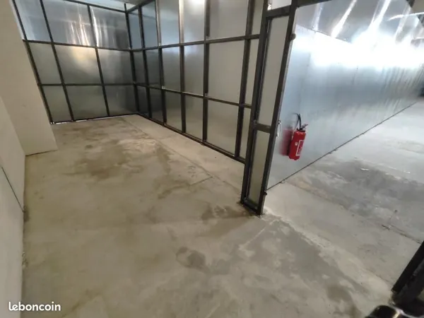 Local 21 m²