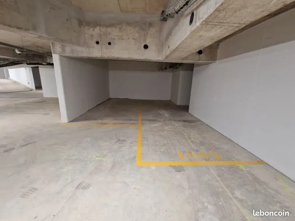 2 places de parking neuves