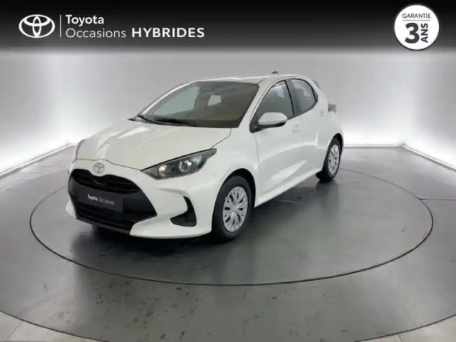 Toyota Yaris 116h dynamic 5p mc24