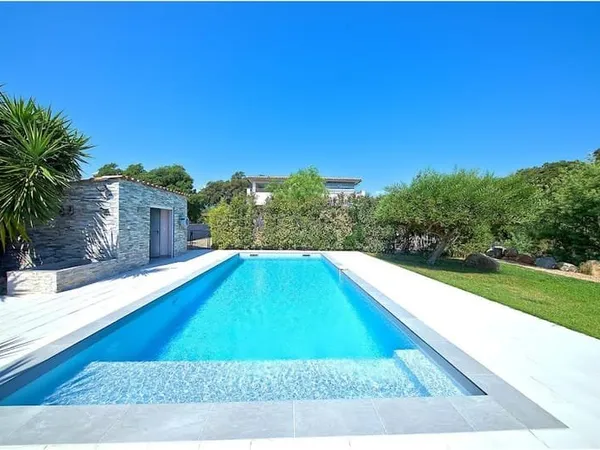 Maison 7 pièces 250 m²