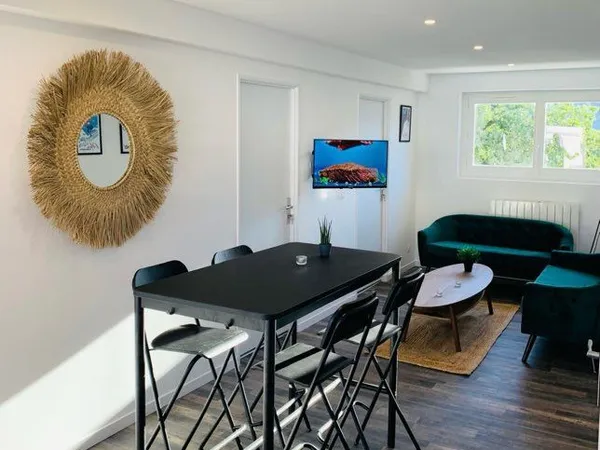 Hambre disponible en colocation — 380 charges comprises