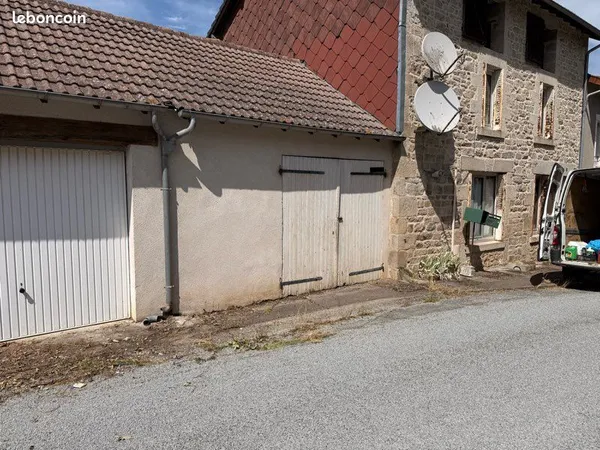 Maison de caractère 150 m2 avec grange et deux garages + terrain