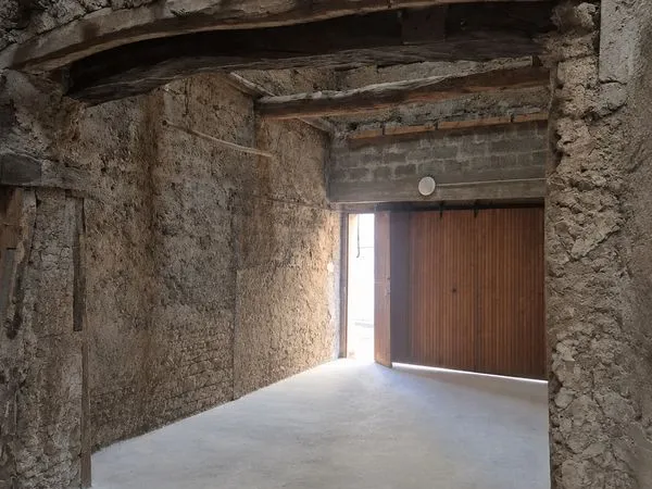 Ancienne grange à réhabiliter - beau volume - permis de construire accordé