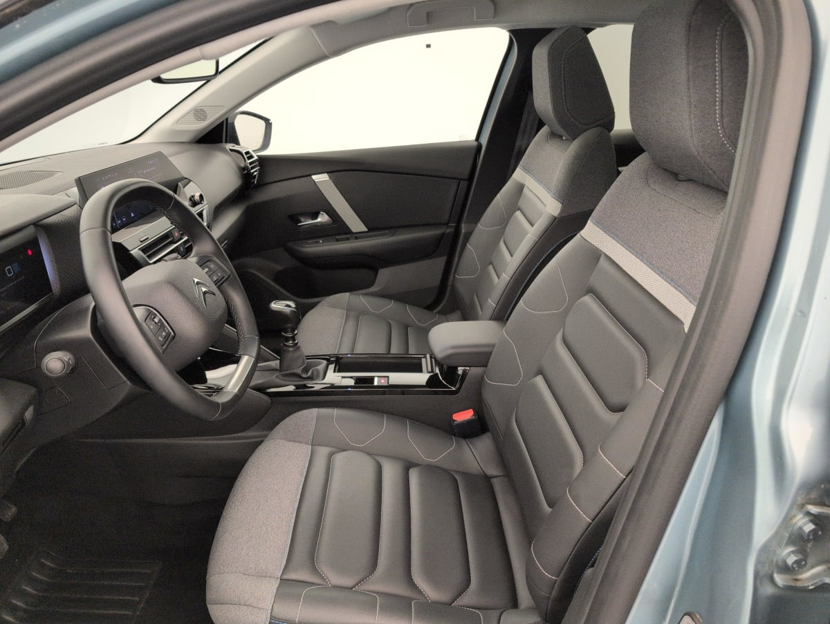 Citroën C4 — photo 16