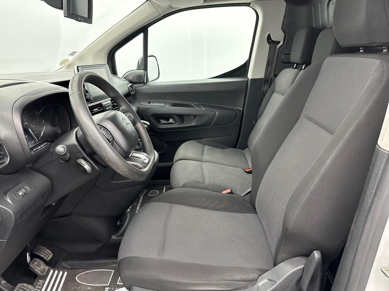 Citroën Berlingo van m 650 bluehdi 100 s&s bvm6 driver — photo 9