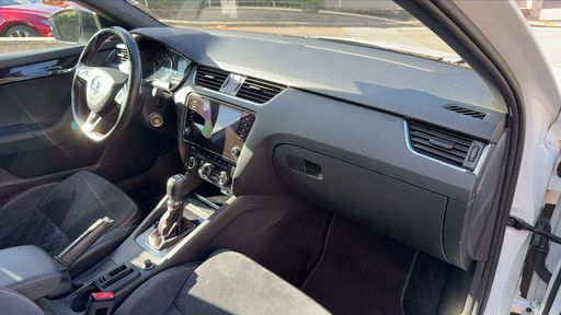 Skoda Octavia Combi RS 2.0 TSI 245 DSG7 - Sport – 2018 – 146000 km – Essence – Boîte Automatique — photo 34