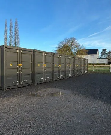 Stockage / rangement /local