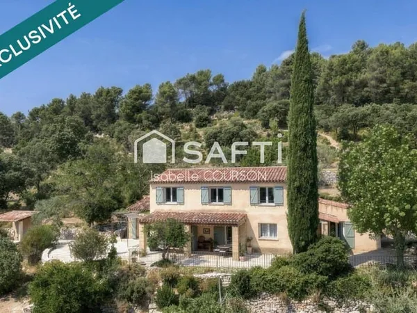 Demeure 10 pièces 248 m²