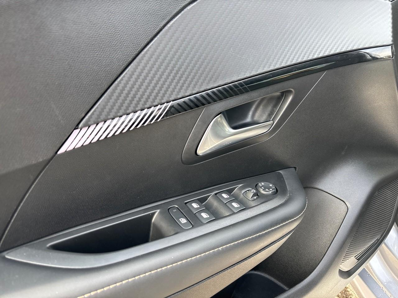 Peugeot 208 1.2 hybrid 110ch allure e-dcs6 — photo 17