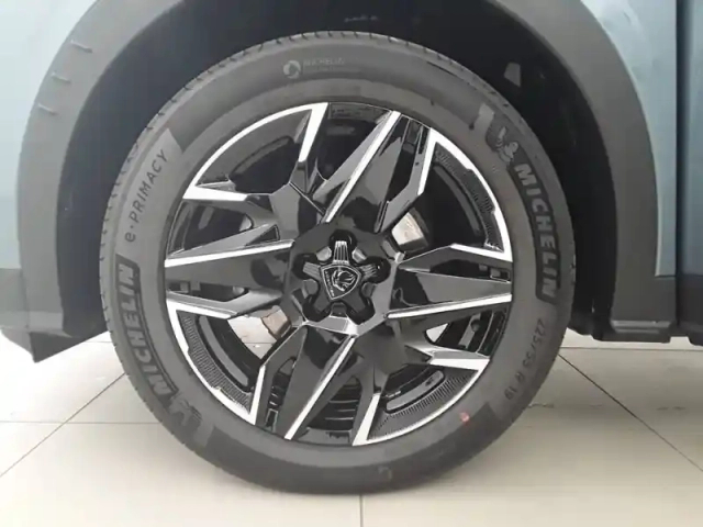 Peugeot 3008 hybrid 145 e-dcs6 — photo 33