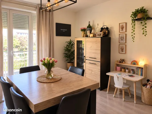 Appartement 3 pieces - 61m2 - lumineux - dernier étage - balcon