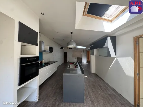 Appartement 5 pièces 162 m²