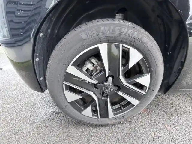 Peugeot 208 hybrid 100 e-dcs6 — photo 32