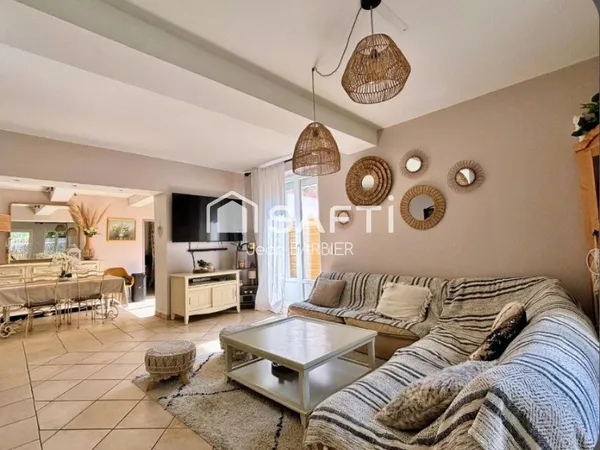 Toulon Est, au pied du Faron et a proximité de la commune de la Valette , maison de ville de 165m² a