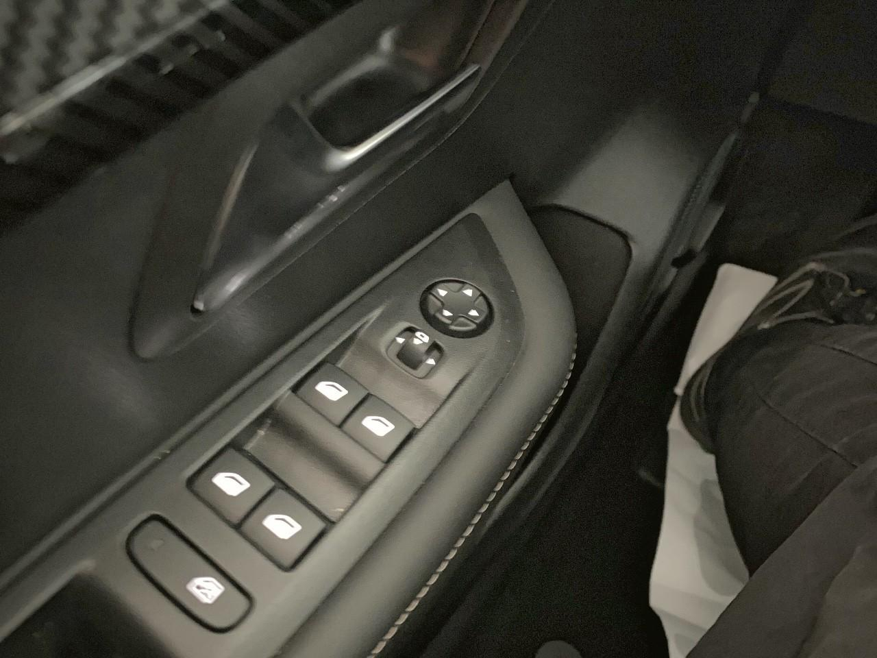 Peugeot 208 hybrid 110 ch e-dcs6 allure — photo 20