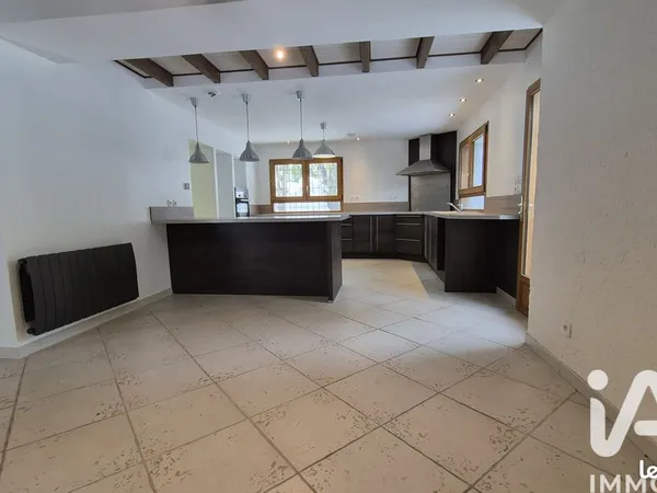 Propriété 6 pièces 140 m²