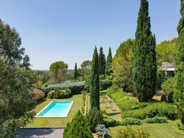 Villa 275 m²