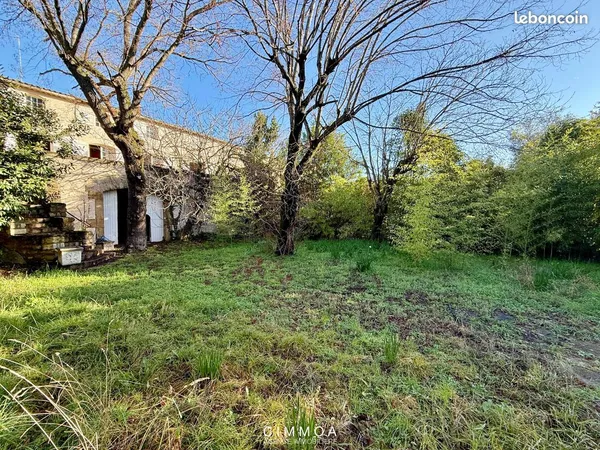 Maison vigneronne avec grand jardin et à fort potentiel à vendre au coeur de Gigean
