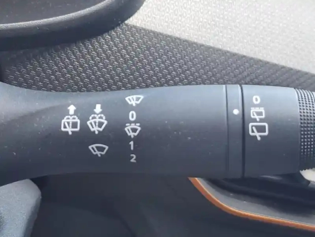 Dacia Sandero stepway iii essential tce 90 — photo 12
