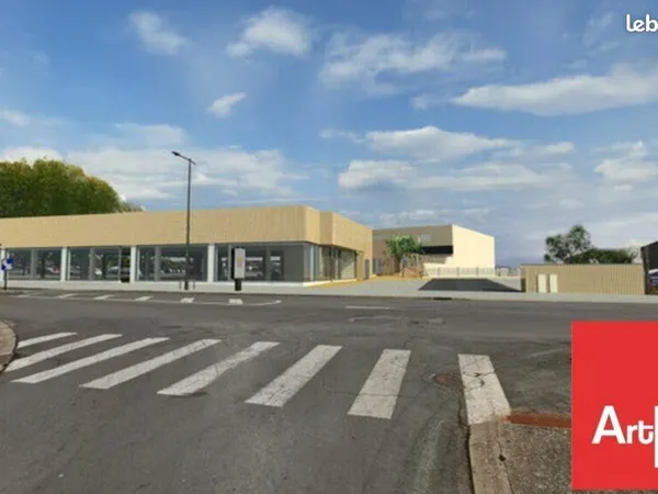 Local commercial 612 m² POITIERS