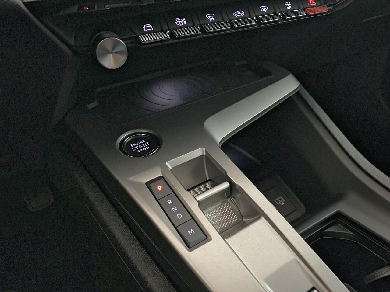 Peugeot 308 hybrid 145 e-dcs6 allure — photo 18