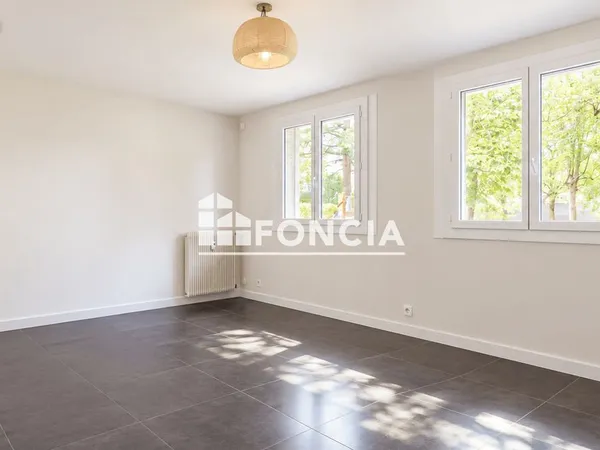 A vendre 2 pièces en centre-ville de noisy-le-grand avec cave