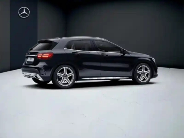 Mercedes Gla 200 d fascination — photo 20