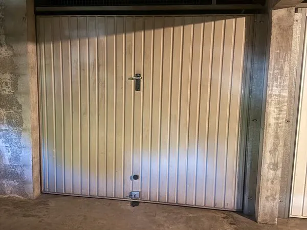 Garage box fermé de 17 m² - Marseille 10e