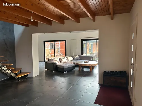 Maison a louer BEYCHAC et CAILLAU