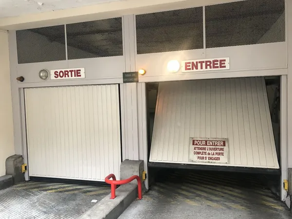 Parking/box