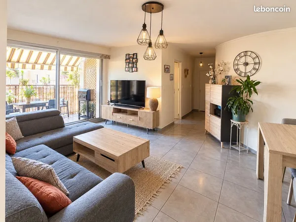 Appartement T3 lumineux de 62 m² avec Terrasse & Balcon - Centre-ville de Six-Fours-les-Plages